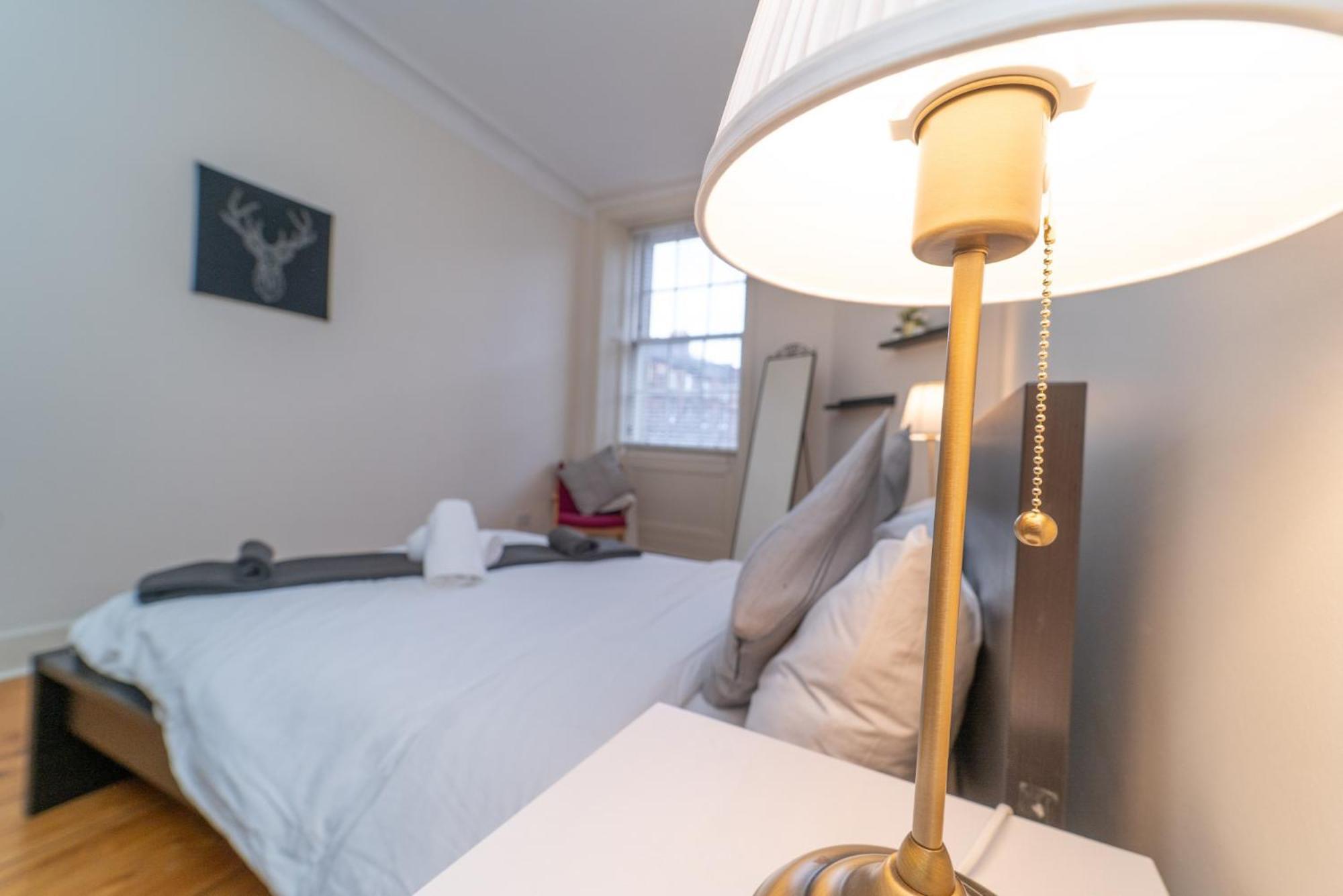Large City Corner Apartment Edynburg Zewnętrze zdjęcie