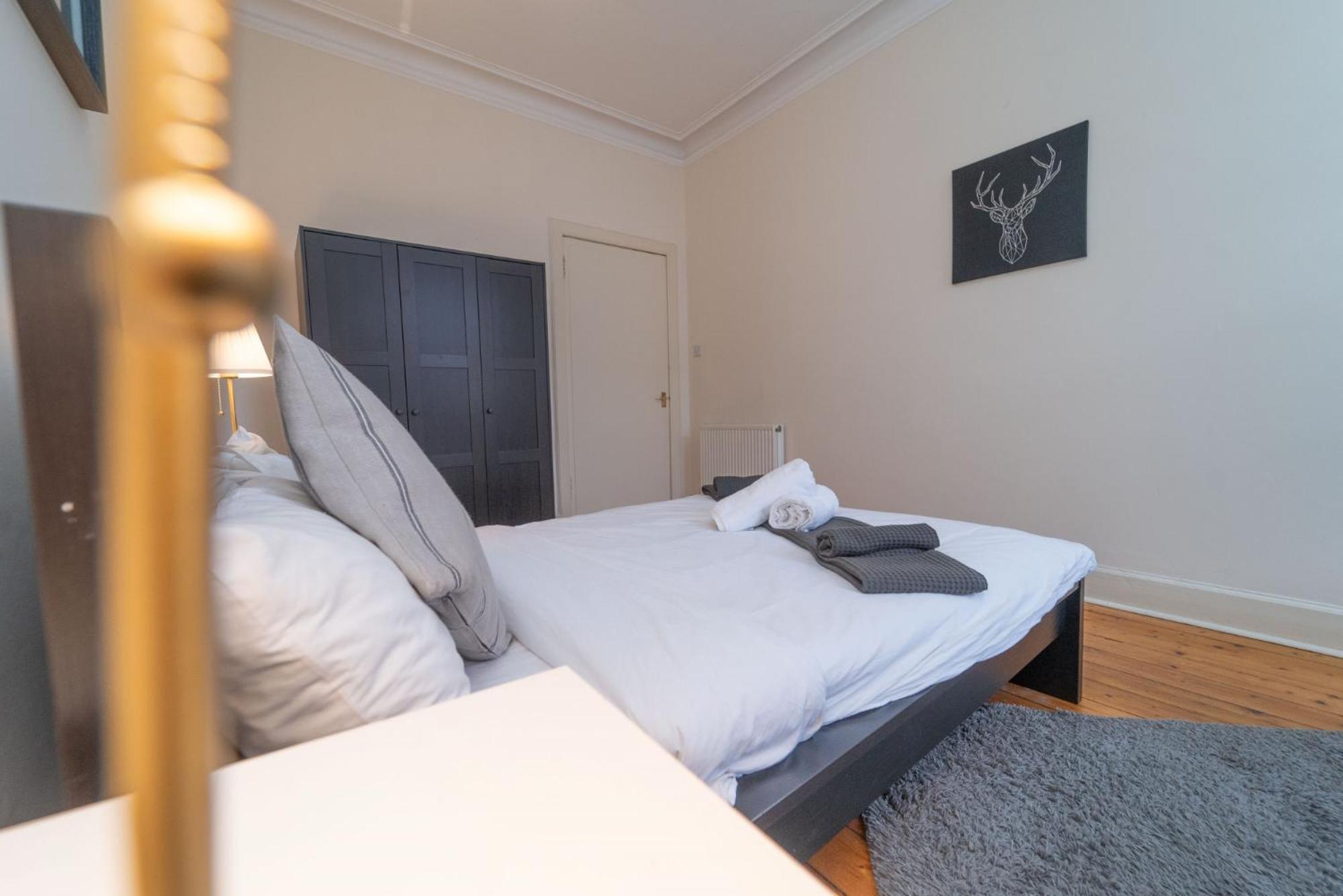 Large City Corner Apartment Edynburg Zewnętrze zdjęcie